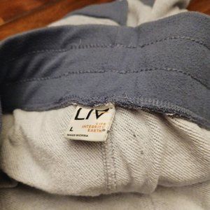 LIV outdoor jogger sweatpants L light blue/gray